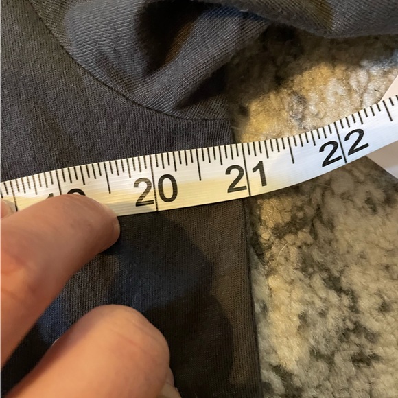 Huk Fishing T-shirt for Youth in Gray, Size Large - NWT - Picture 4 of 5